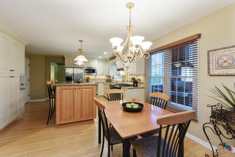 1704 N Beech Rd, Mount Prospect, IL 60056 photo 5