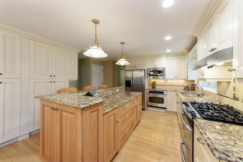 1704 N Beech Rd, Mount Prospect, IL 60056 photo 4