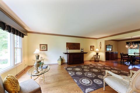 1704 N Beech Rd, Mount Prospect, IL 60056 photo 3