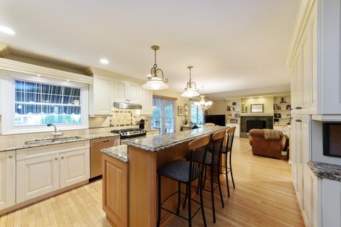 1704 N Beech Rd, Mount Prospect, IL 60056 photo 8