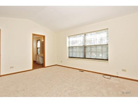 4521 Olmstead Dr, Hoffman Estates, IL 60192 photo 5