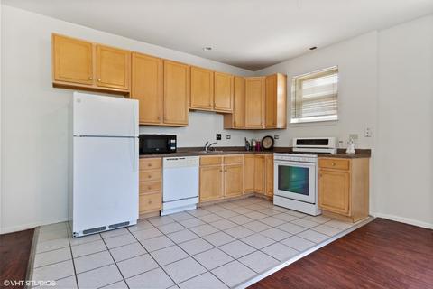 2456 E 74th Pl, Chicago, IL 60649 photo 4