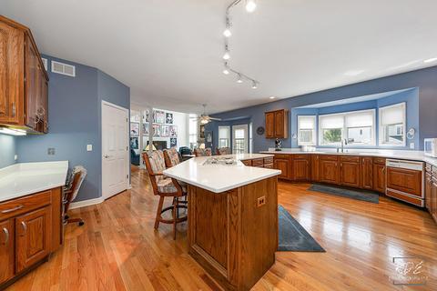 3364 White Eagle Dr, Naperville, IL 60564 photo 9