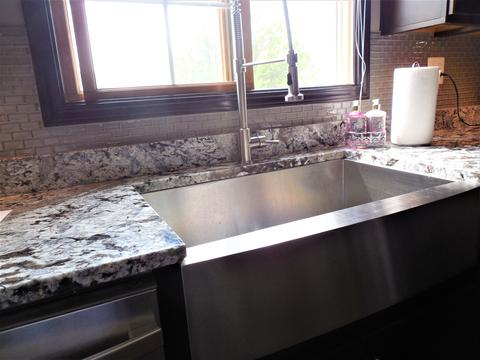 228 Sangamon Ct, Bartlett, IL 60103 photo 8