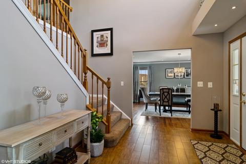 228 Sangamon Ct, Bartlett, IL 60103 photo 3