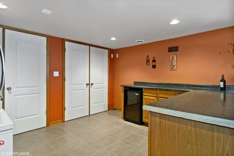 228 Sangamon Ct, Bartlett, IL 60103 photo 28