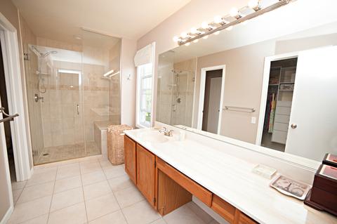 4565 Burnham Dr, Hoffman Estates, IL 60192 photo 17