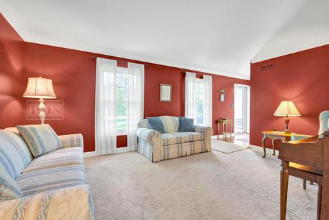 2125 N Summit St, Wheaton, IL 60187 photo 5