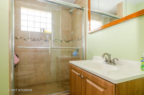 835 Cedar Ave, Elgin, IL 60120 photo 8