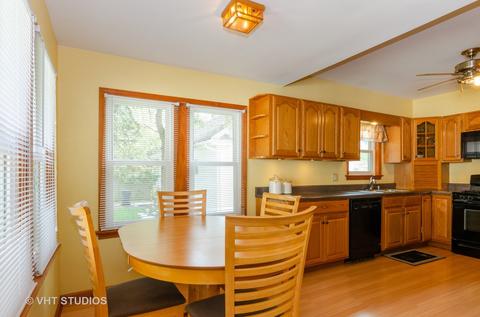 835 Cedar Ave, Elgin, IL 60120 photo 5