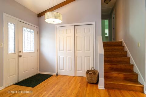 1611 Stoddard Ave, Wheaton, IL 60187 photo 2