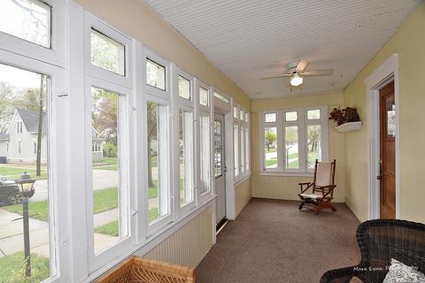 62 N Worth Ave, Elgin, IL 60123 photo 2