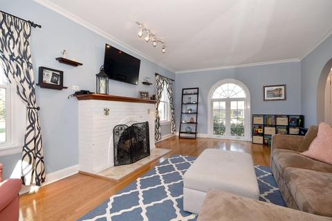 458 E Oriole Ave, Elmhurst, IL 60126 photo 4