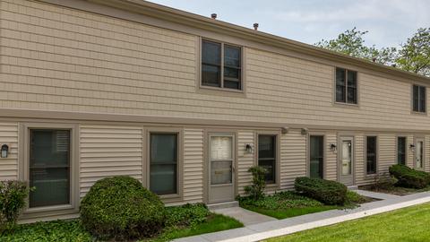 1833 Sessions Walk, Hoffman Estates, IL 60169 photo 1