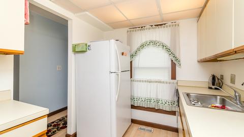 1833 Sessions Walk, Hoffman Estates, IL 60169 photo 3