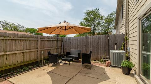1833 Sessions Walk, Hoffman Estates, IL 60169 photo 20