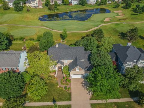 43 Pebblebrook Ct, Bloomington, IL 61705 photo 2