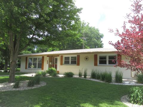 600 E Scott St, Tuscola, IL 61953 photo 1