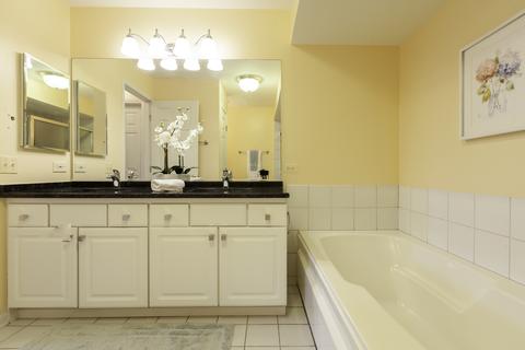 705 Brookvale Dr #D, Wheeling, IL 60090 photo 10