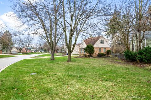 819 Sunset Rd, Wheaton, IL 60189 photo 3