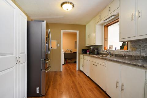 7737 S Thomas Ave, Bridgeview, IL 60455 photo 8