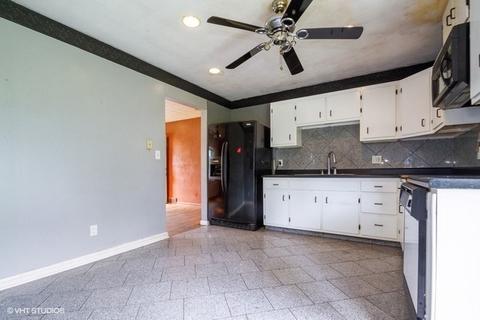 1105 Obrien St, Harvard, IL 60033 photo 3