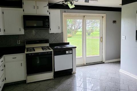 1105 Obrien St, Harvard, IL 60033 photo 4