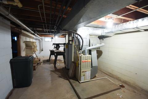Undisclosed, Lansing, IL 60438 photo 28