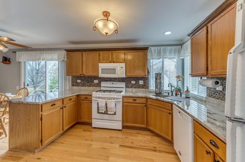 1124 Sawmill Ln, Algonquin, IL 60102 photo 9
