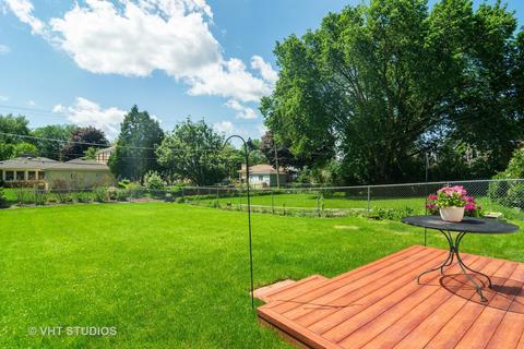 114 S Pine St, Mount Prospect, IL 60056 photo 2