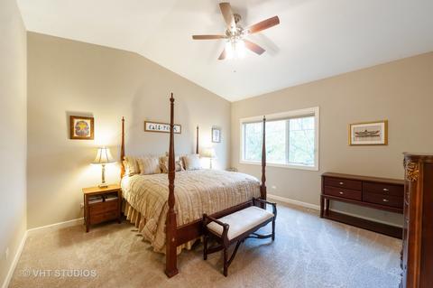 63 Legacy Ln, Wheeling, IL 60090 photo 8