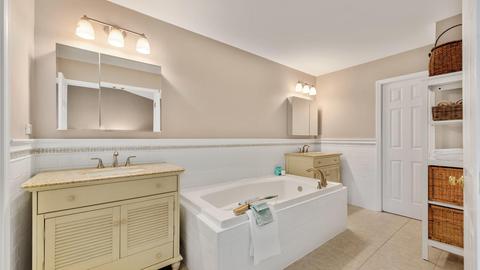 4807 Turnberry Dr, Hoffman Estates, IL 60010 photo 16