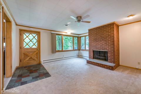409 Williams Pl, East Dundee, IL 60118 photo 4