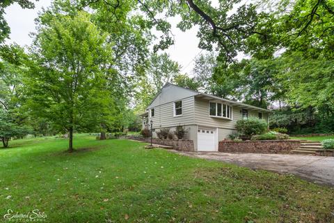 409 Williams Pl, East Dundee, IL 60118 photo 1