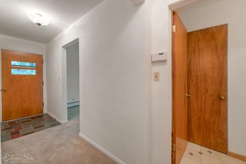 409 Williams Pl, East Dundee, IL 60118 photo 5