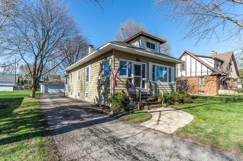 24 W Maple Ave, Roselle, IL 60172 photo 2