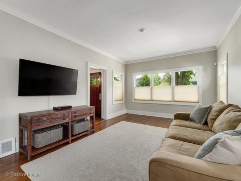 247 E 3rd St, Elmhurst, IL 60126 photo 3
