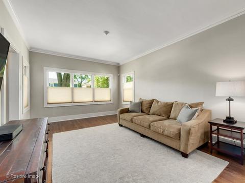 247 E 3rd St, Elmhurst, IL 60126 photo 5