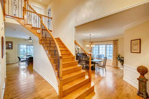 2081 Windham Cir, Wheaton, IL 60187 photo 4