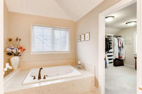 2081 Windham Cir, Wheaton, IL 60187 photo 18