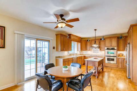 2081 Windham Cir, Wheaton, IL 60187 photo 11