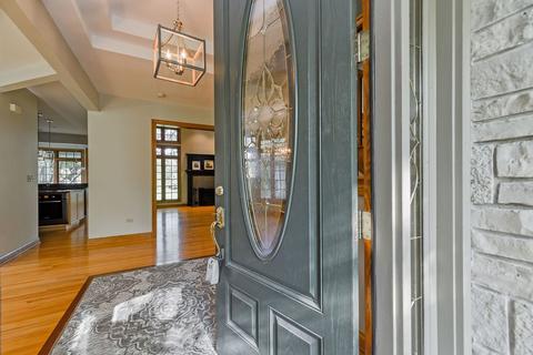 610 N Wright St, Naperville, IL 60563 photo 2