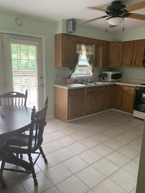 1275 Algonquin Dr, Elgin, IL 60120 photo 5
