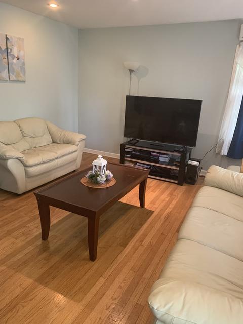 1275 Algonquin Dr, Elgin, IL 60120 photo 2