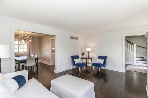 4350 Haman Ct, Hoffman Estates, IL 60192 photo 6