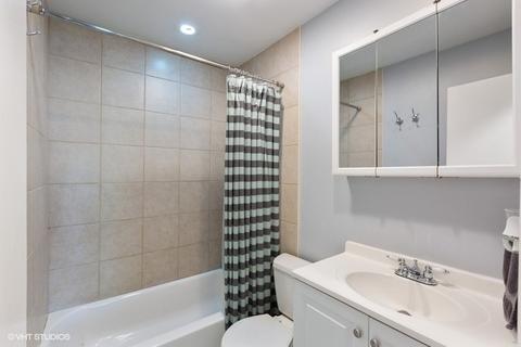 25 Birch Trl, Wheeling, IL 60090 photo 9