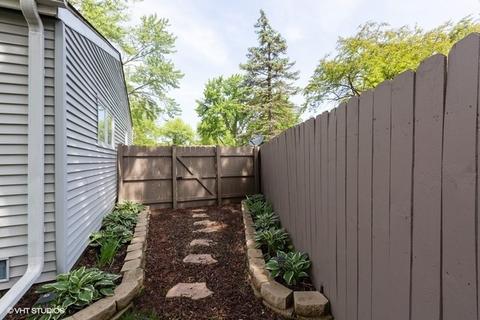 25 Birch Trl, Wheeling, IL 60090 photo 18