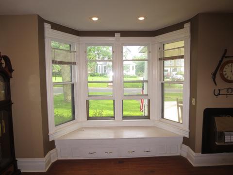 309 E James St, Eureka, IL 61530 photo 5