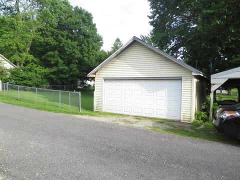 309 E James St, Eureka, IL 61530 photo 16