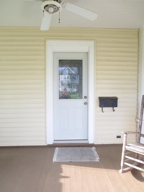 309 E James St, Eureka, IL 61530 photo 3